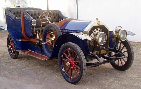 Declaran Patrimonio Histórico y Cultural al auto de colección “Gobrón-Brillie” existente en la localidad de Intendente Alvear