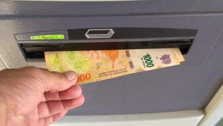 Empleados estatales perciben la liquidación complementaria