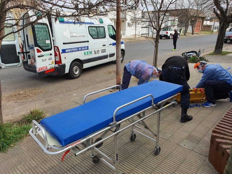 Parte médico del motociclista accidentado en calle 28 y 5: Presenta una fractura expuesta de pelvis