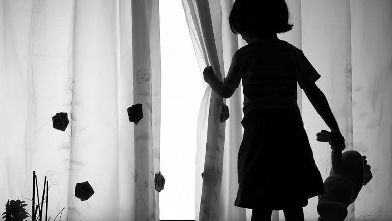 Condenan a un hombre de 42 años por abusar de la hija de su pareja