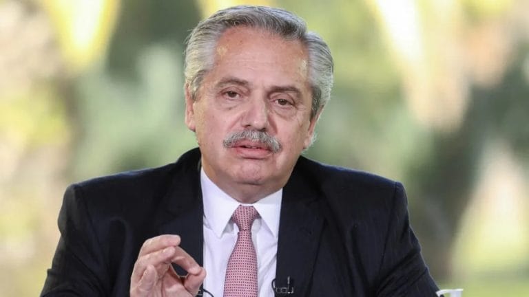 El Gobierno nacional declaró servicios esenciales a la telefonía celular y fija, a los servicios de internet y a la TV paga y congeló sus tarifas