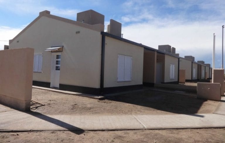 Más de una decena de viviendas sociales en la mira por incumplimientos tras controles del IPAV