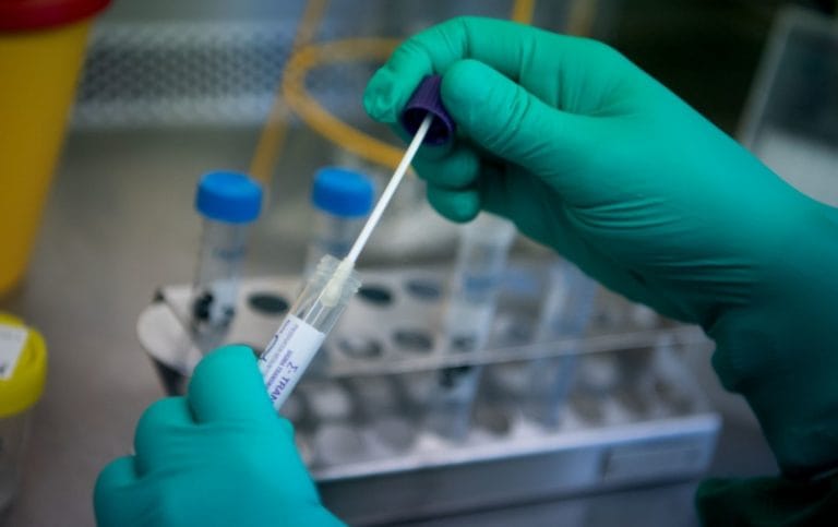 25 de Mayo: Un médico atendió a 17 pacientes y luego avisó que era Positivo de Covid-19