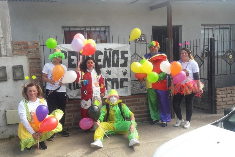 Día del Niño: Desde el merendero “Pequeños Guerreros” estuvieron entregando golosinas a casi 500 niños del barrio Federal