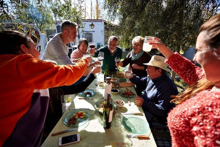 Hasta el 15 de agosto todo encuentro entre varias personas en el país será clandestino: “Tenemos provincias que no tenían casos y que ahora tienen brotes y transmisión comunitaria”