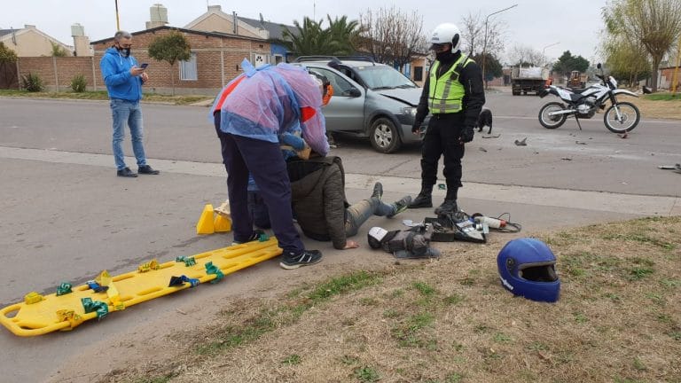 Uno de los jóvenes accidentados en barrio Federal resultó con fractura de tobillo