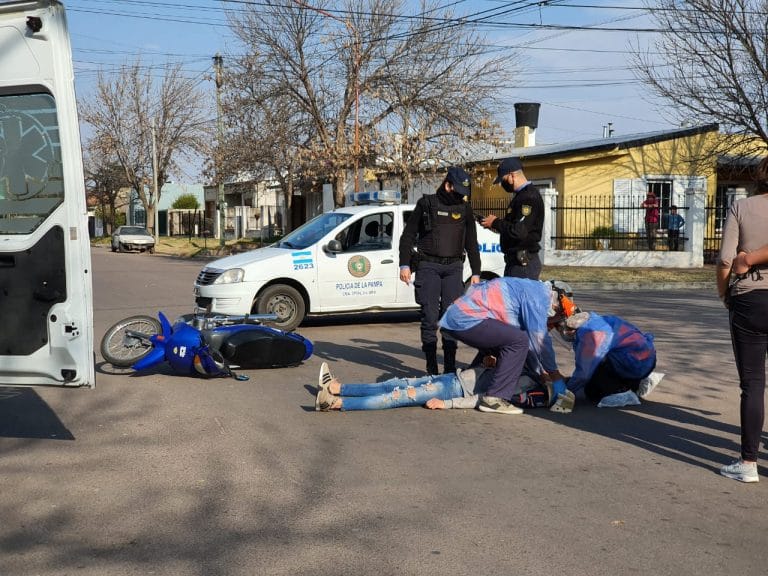 Choque entre dos motos dejó un joven lesionado e inconsciente