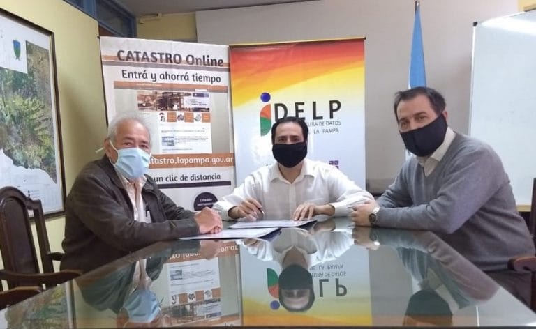 Catastro y Colegio de Arquitectos firmaron convenio para agilizar la presentación de trámites