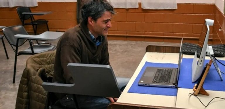 Un preso se convirtió en el primer abogado recibido en una cárcel bonaerense