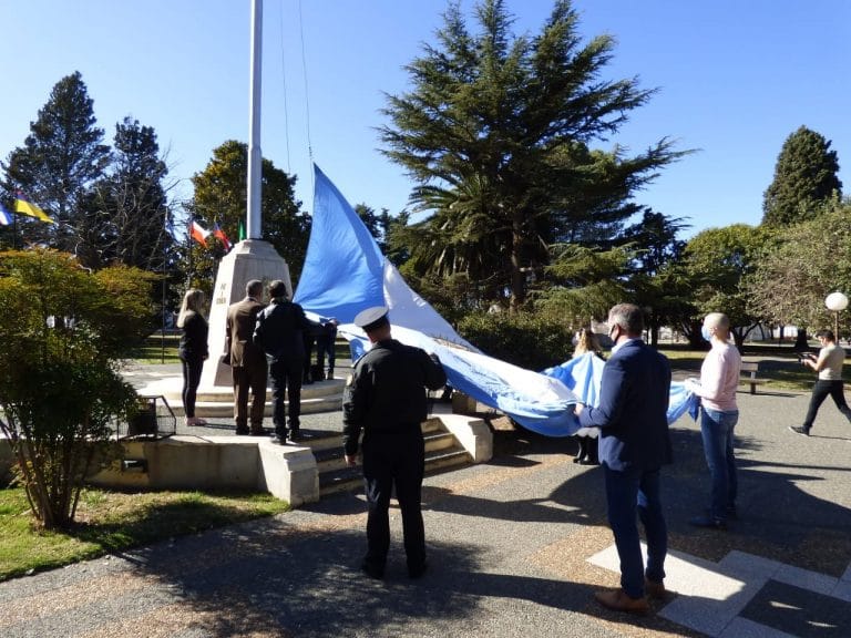 Durante el festejo del aniversario de Ingeniero Luiggi anunciaron la obra del albergue municipal