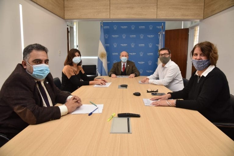 Los ministros de Salud y Educación se reunieron para evaluar la situación sanitaria antes del regreso a las aulas