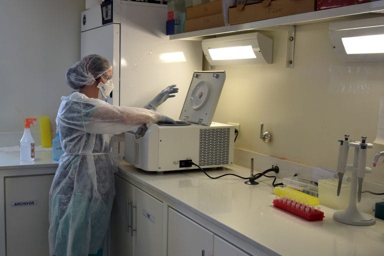 Adquirieron nuevo equipamiento para los laboratorios que analizan las muestras de COVID-19 en La Pampa: “Nos va a dar un avance tecnológico muy grande”