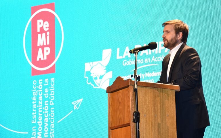 El ministro Curciarello adelantó que “Metileo, Trenel, Alta Italia, Colonia Barón y Doblas tendrán red troncal de fibra óptica”