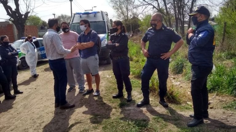 General Rodríguez: Una mujer asesinó a puñaladas al presunto violador de su hijo y lo enterró frente a su casa