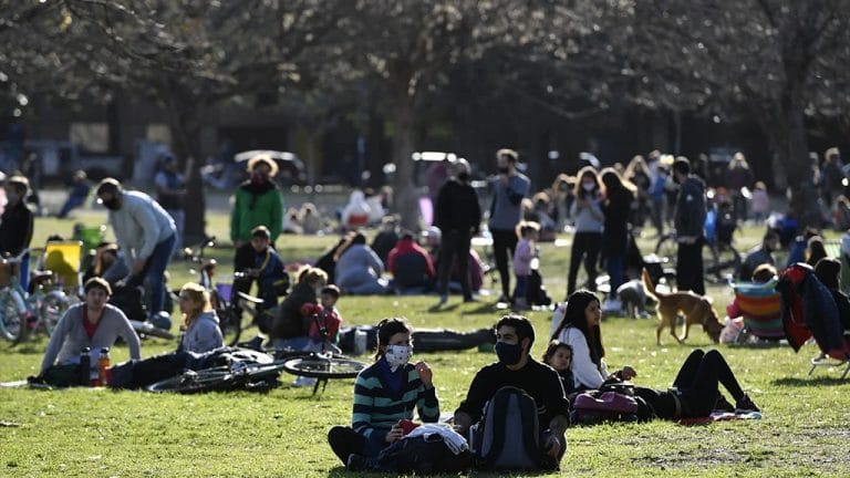 Día del Estudiante y comienzo de la primavera: Mirá cuáles son los horarios habilitados para los encuentros sociales