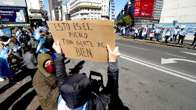 Nuevo banderazo en contra del Gobierno nacional en distintas ciudades del país