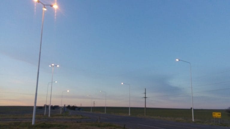 Continúan los trabajos de iluminación en los cruces de las rutas provinciales