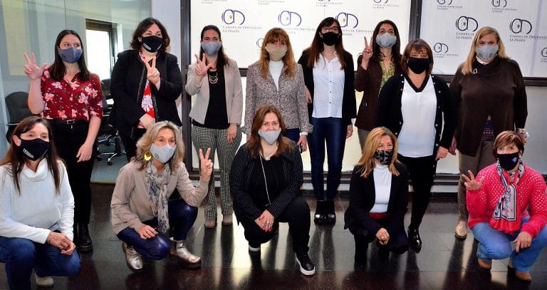 Ocho definiciones sobre la mirada de la mujer en la política