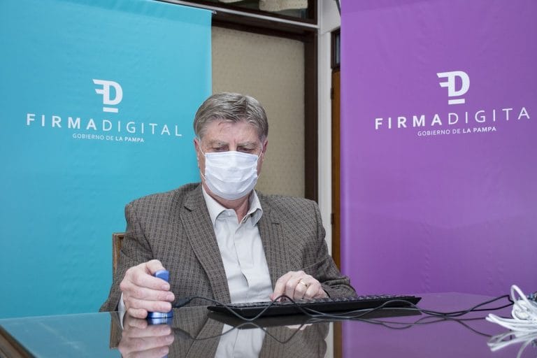 Sergio Ziliotto registró su firma digital, marcando así un hito en la modernización administrativa de La Pampa