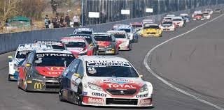 El protocolo en el Super TC2000 incluye no más de 5 personas por automóvil en boxes