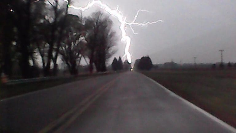 Impresionantes imágenes de la tormenta tomadas hoy en la Ruta 5 cerca de Anguil