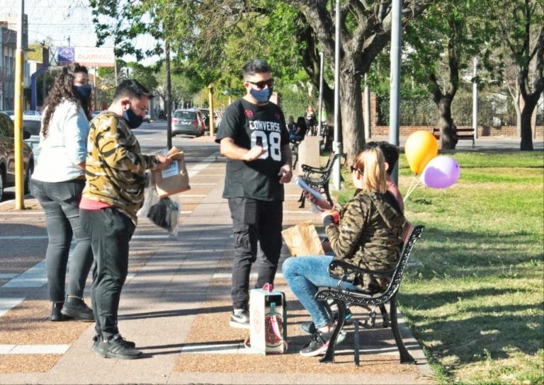 Recorren espacios públicos piquenses concientizando sobre las medidas de precaución para el COVID-19