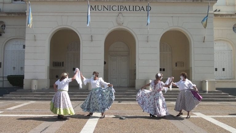 Nueva edición de Folkloreando con la participación de adultos mayores