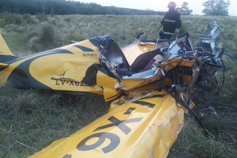 Misiones: un hombre murió y su hijo quedó gravemente herido luego de que se estrellaran con su avioneta