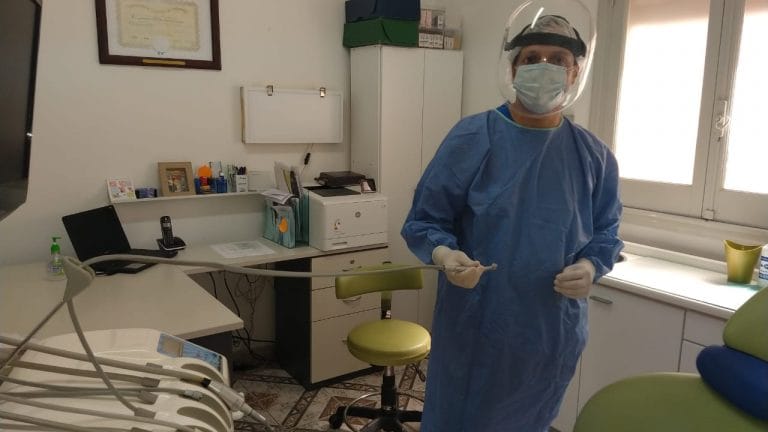 Fernando Luna, odontólogo: “Hace siete  meses que estamos atravesando una situación difícil y la atención de pacientes ha disminuido”