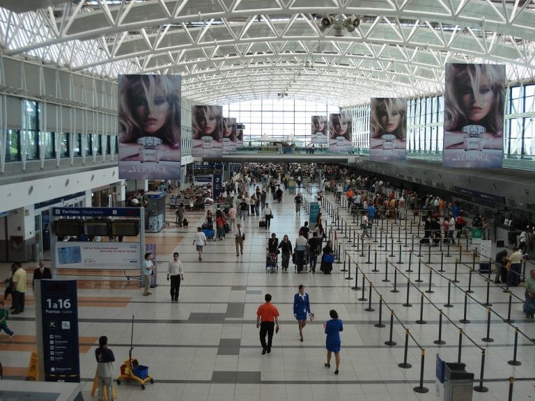 Permitirán el ingreso de turistas de países limítrofes: no tendrán que realizar cuarentena