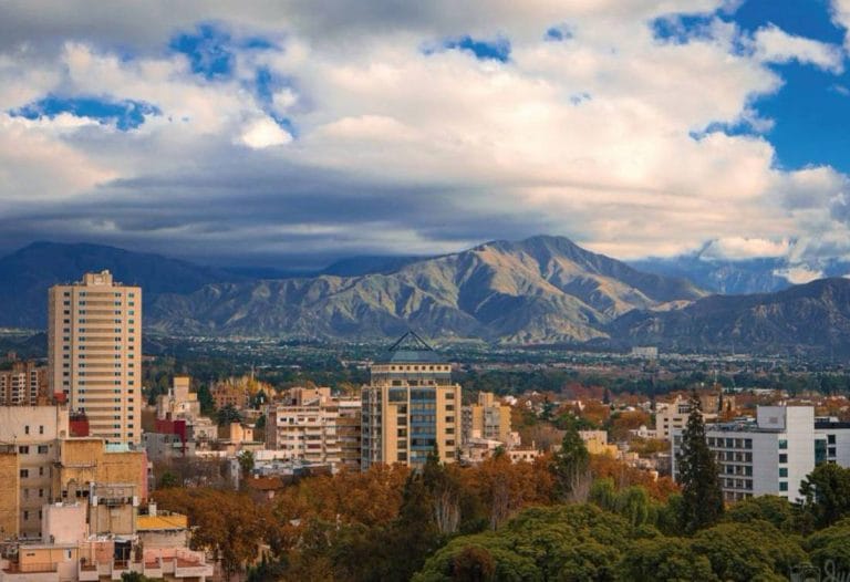 Mendoza no pedirá más cuarentena para los que ingresan a la provincia