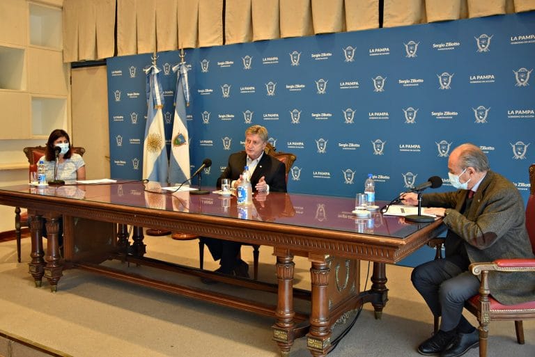 Si el promedio de 100 casos por día se mantiene, el sistema de salud “no va a alcanzar”, dijo Kohan