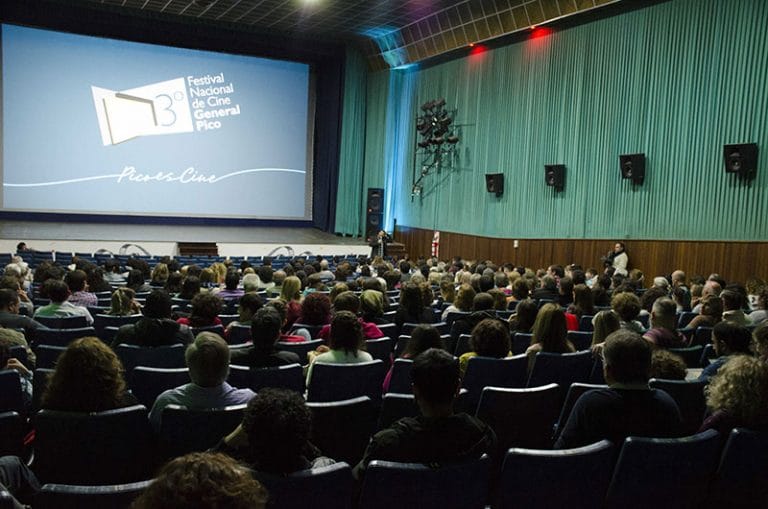 Situación crítica de los cines: “la cantidad de espectadores a nivel país, en el primer trimestre cayó un millón de tickets” afirmaron desde la Asociación Italiana