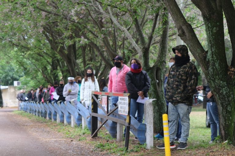 Notable incremento de hisopados en el Hospital Gobernador Centeno donde se forman largas filas de gente