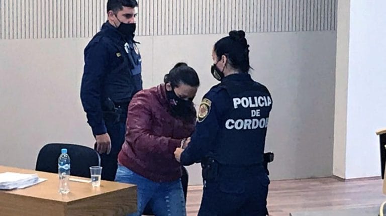 Córdoba: absolvieron a una mujer que mató a su marido después de “toda una vida de maltrato”