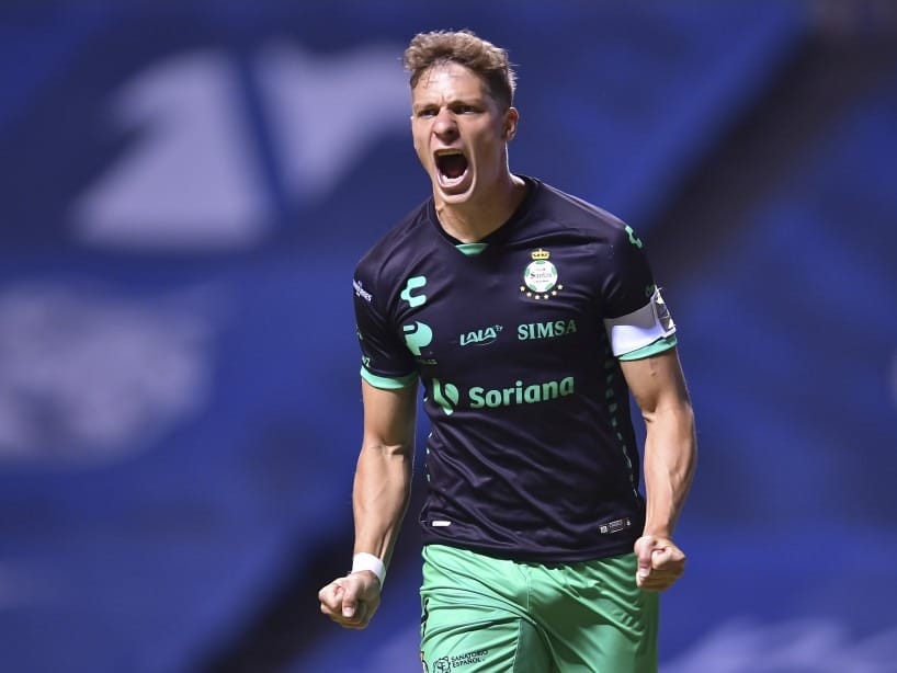 El pampeano Julio Furch celebró sus 200 partidos en México anotando un gol para el Santos Laguna