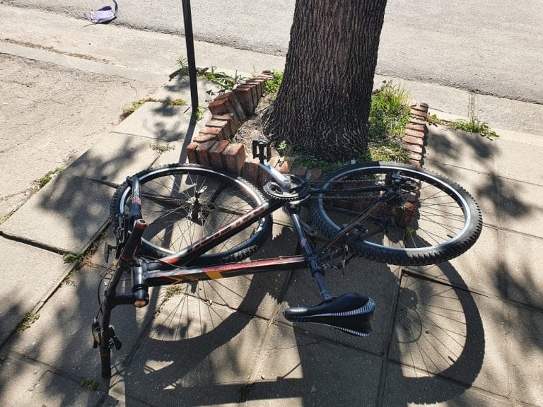 Menor de edad se cayó de la bicicleta y sufrió una fractura en el brazo