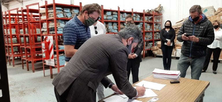 La Justicia pampeana donó entre 50 y 100 toneladas de papel a la Cooperadora del Hospital Gobernador Centeno, lo que podría dar una ganancia de $ 1.000.000 de pesos