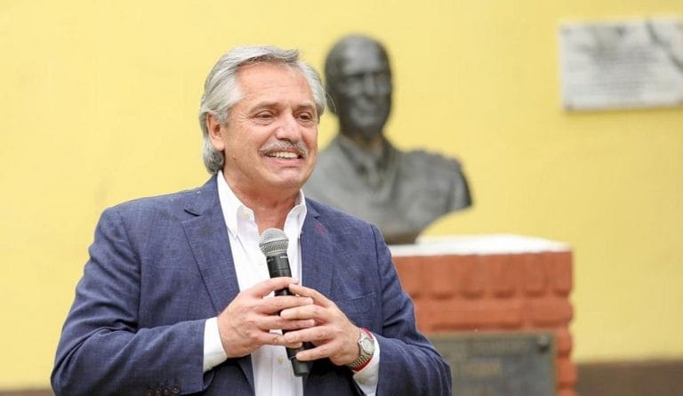 Alberto Fernández en el Día de la Lealtad: “Hoy el Gobernador de La Pampa me dijo que Dios debe ser peronista, tiene razón Sergio”