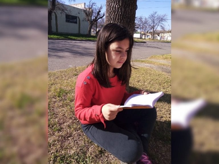 Pampeana de 11 años fue reconocida como una de las niñas que más leen en todo el país