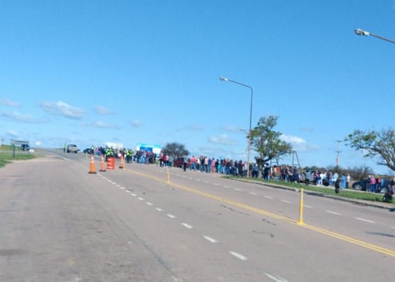 Familias pampeanas y bonaerenses reclamaron por la apertura de la circulación entre ambas provincias