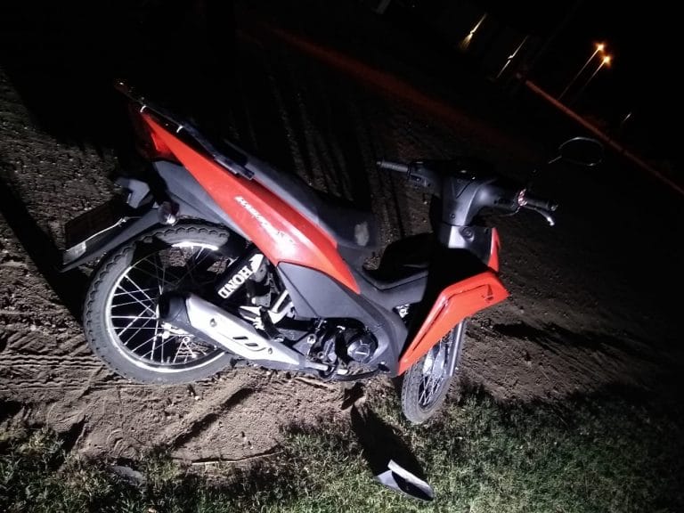 Motociclista perdió el control, cayó y fue trasladado al hospital en horas de la madrugada