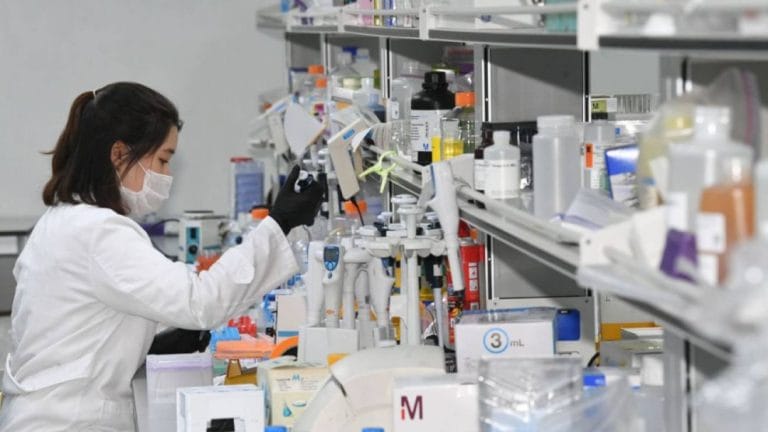 Establecen precios máximos en medicamentos para tratar el coronavirus