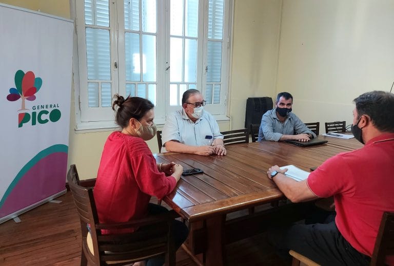 El intendente de Realicó se reunió con Alonso para conocer el trabajo que se hizo sobre el nuevo «estatuto del empleado municipal»