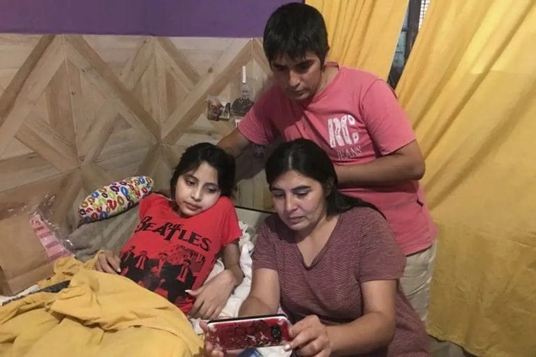 Caso Abigail: Internaron de urgencia a la niña con cáncer que no dejaron entrar en auto a Santiago del Estero