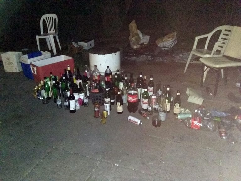 17 personas notificadas y 6 vehículos secuestrados en una reunión clandestina en zona rural de Bernardo Larroudé
