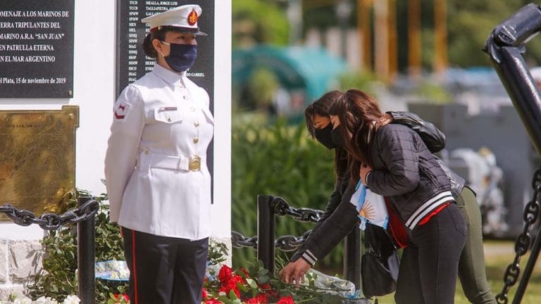 Homenajearon a los 44 tripulantes del ARA San Juan en la Base Naval de Mar del Plata