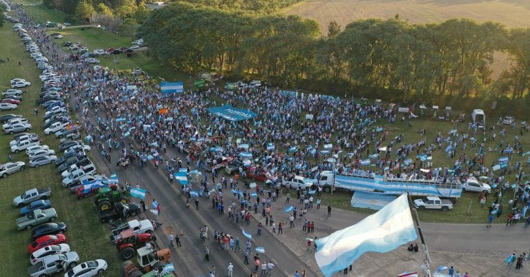 Nuevo “banderazo” contra el Gobierno nacional en La Pampa y diferentes puntos del país