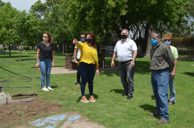 El municipio junto al Centro Empleados de Comercio analizan los protocolos para habilitar la pileta en verano