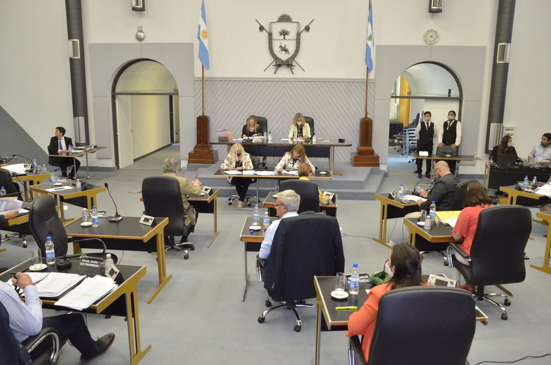 Cámara de Diputados: Durante una sesión “atípica”, se aprobó la ley de Desarrollo Energético con el rechazo de una sola diputada